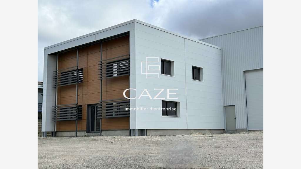 Bâtiment indépendant 1050m² à louer ZA de Bassens