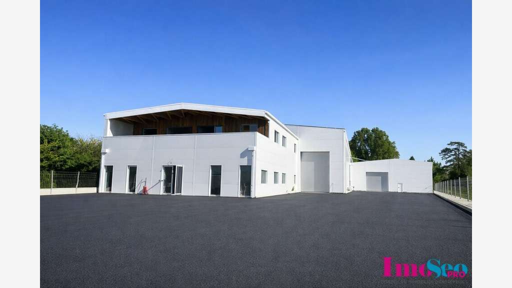 A louer entrepôt 1800m² près du port de Bassens