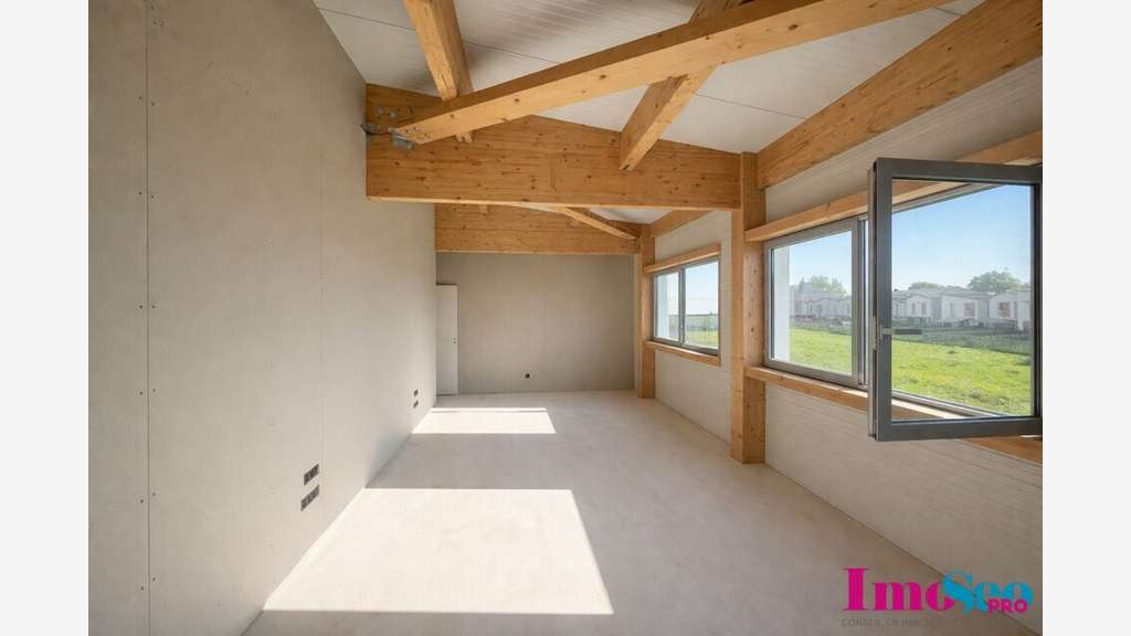 A louer entrepôt 550m² à Bassens zone sécurisée