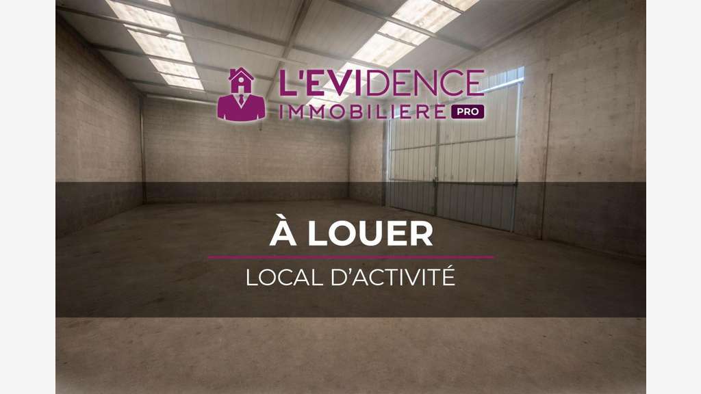 A louer,2500 eurosHT/mois, local de 140 m2(102m2