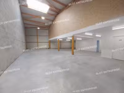 A louer local d'activités de 290m² à Batz sur Mer