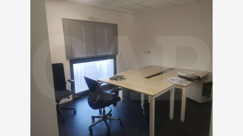 A louer bâtiment d'activités/bureaux 170m² à Baud