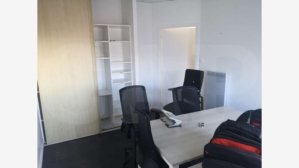 A louer bâtiment d'activités/bureaux 170m² à Baud