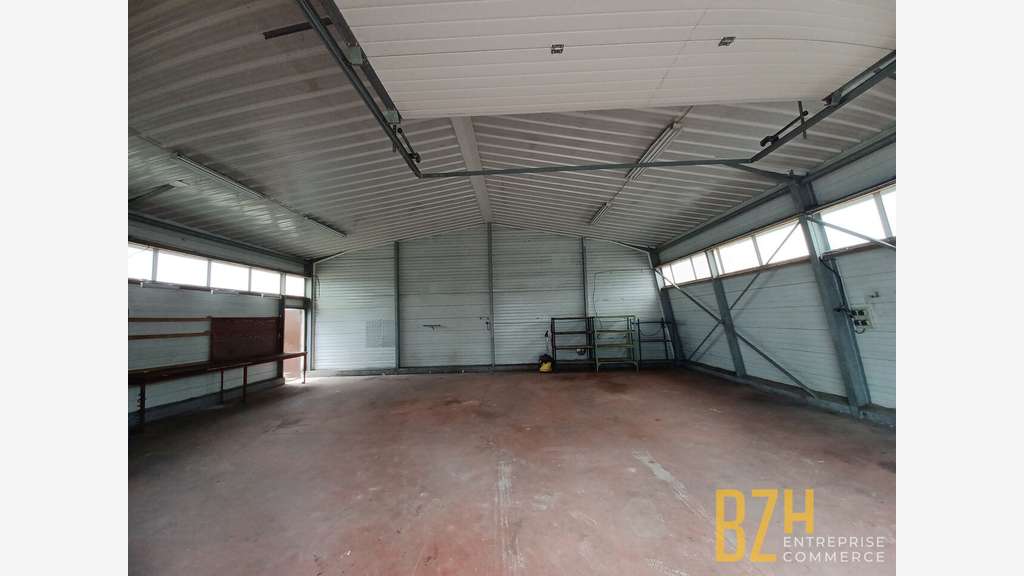 A LOUER -LOCAL D'ACTIVITE 125 m2 - BAUD
