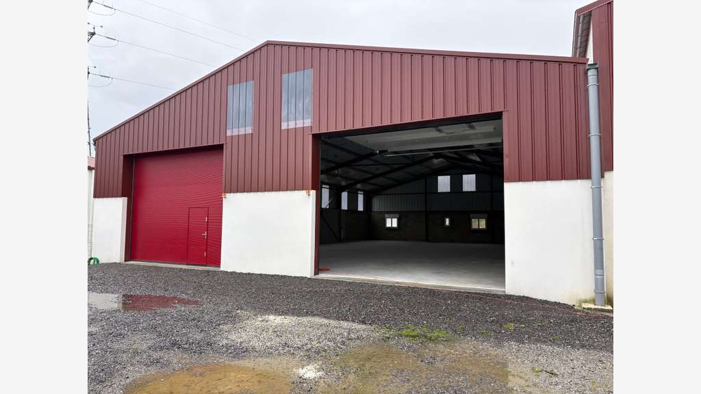 A louer entrepôt neuf 420m² proche A64 sur Bayonne