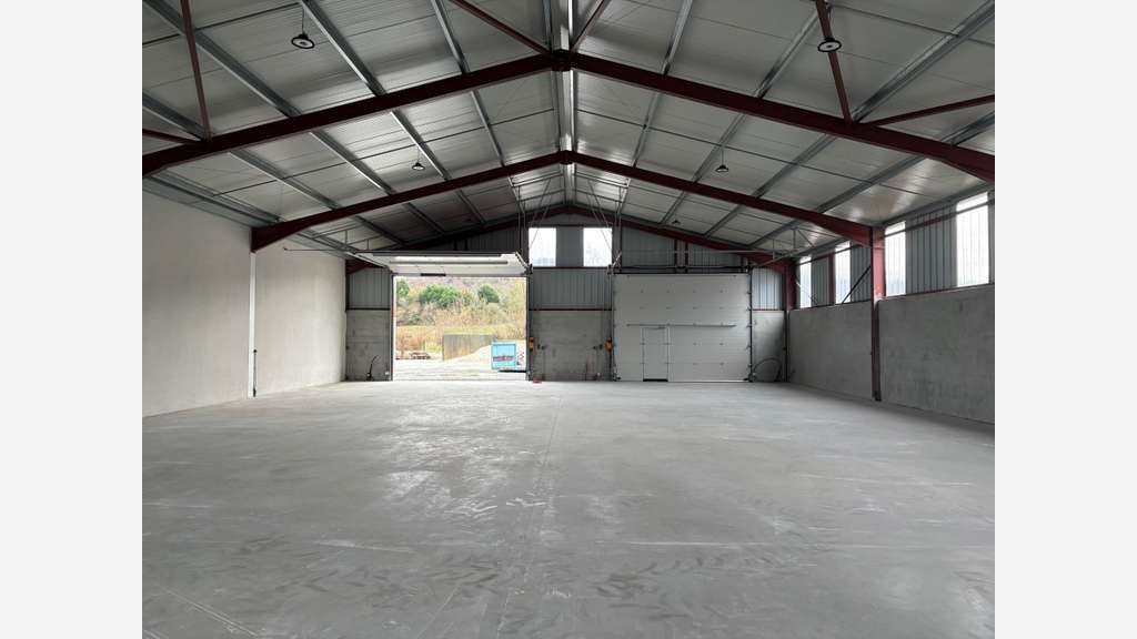 A louer entrepôt neuf 420m² proche A64 sur Bayonne