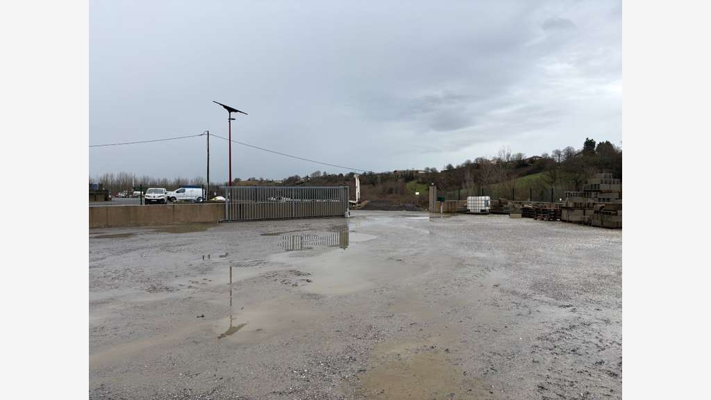 A louer entrepôt neuf 420m² proche A64 sur Bayonne