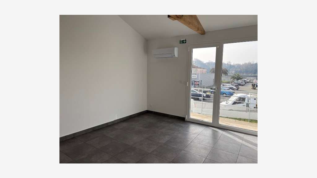 A louer dépôt avec bureaux Bayonne Saint Frédéric