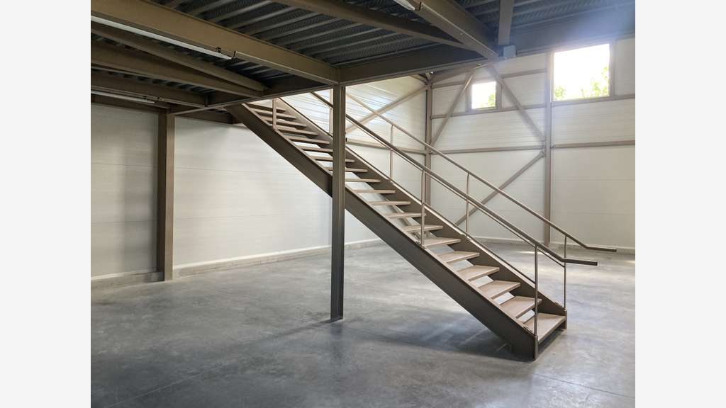 Loue local d'activité neuf 174m² à Bayonne Nord