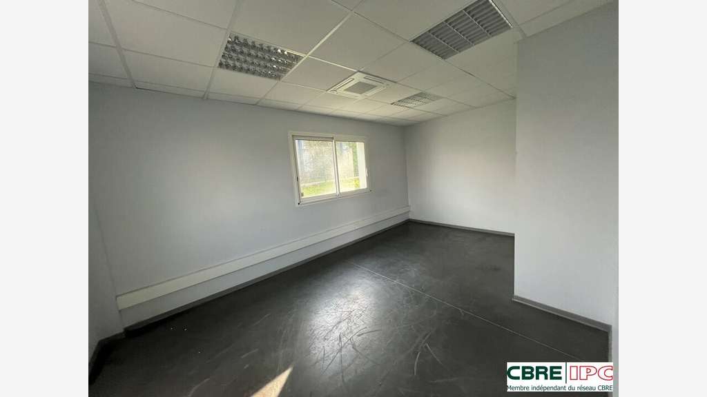Location local d'activités 599m² à Bayonne