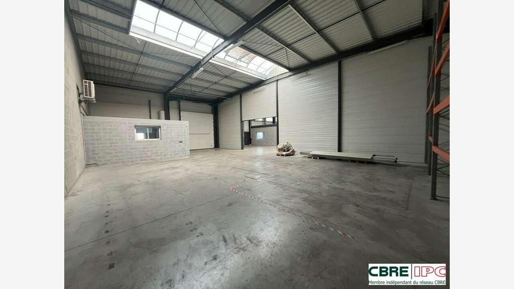 Location local d'activités 599m² à Bayonne