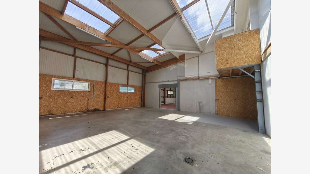 Local activité 508m² divisible à louer Bassussarry