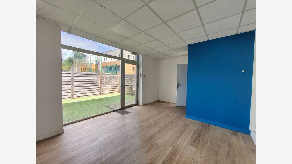 Local activité 508m² divisible à louer Bassussarry