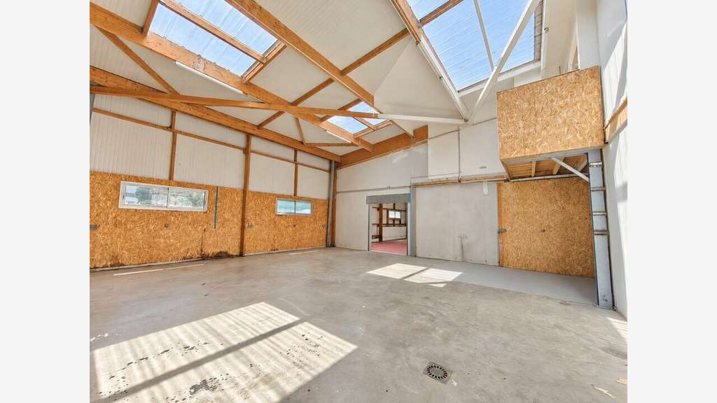 Local activité 508m² divisible à louer Bassussarry