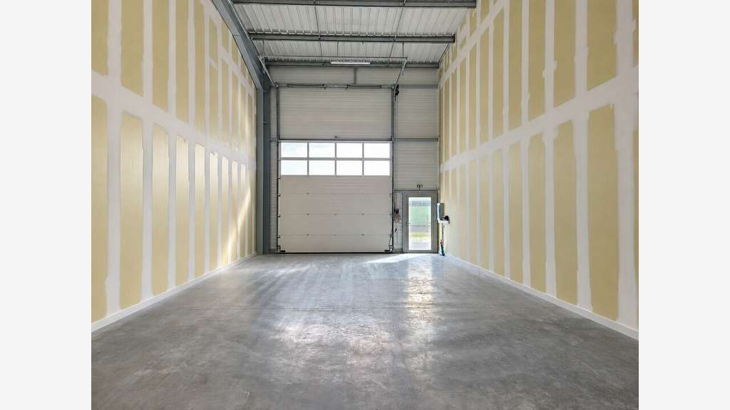 Local d'activité neuf 143m² à louer à Bayonne