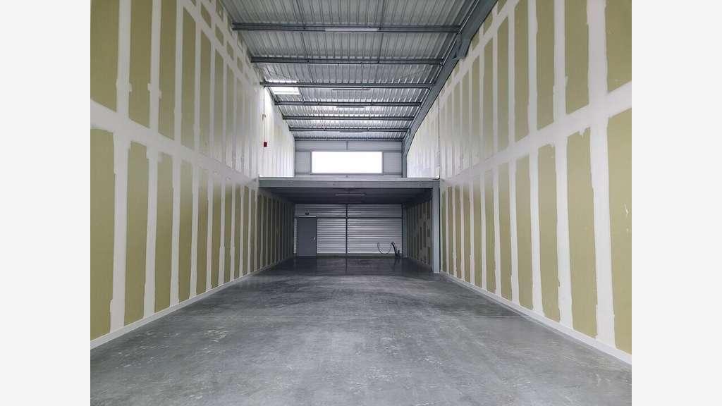 Local d'activité neuf 143m² à louer à Bayonne