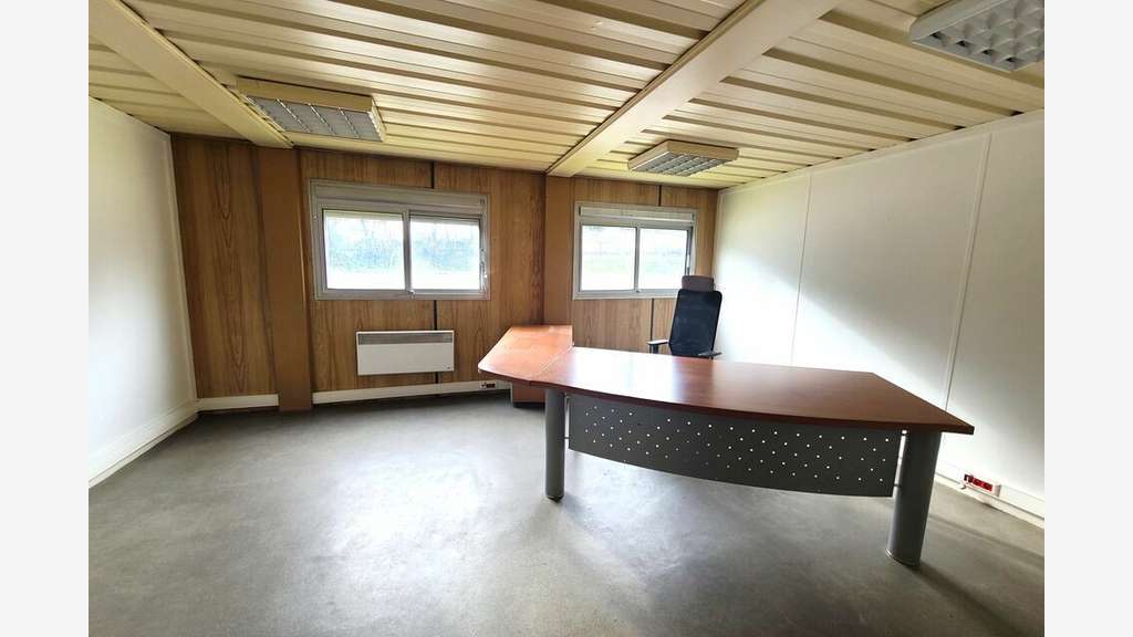 Local d'activité de 345m² à louer à Bayonne