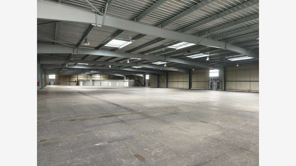 Entrepôt logistique de 2 994m² à louer à Bayonne
