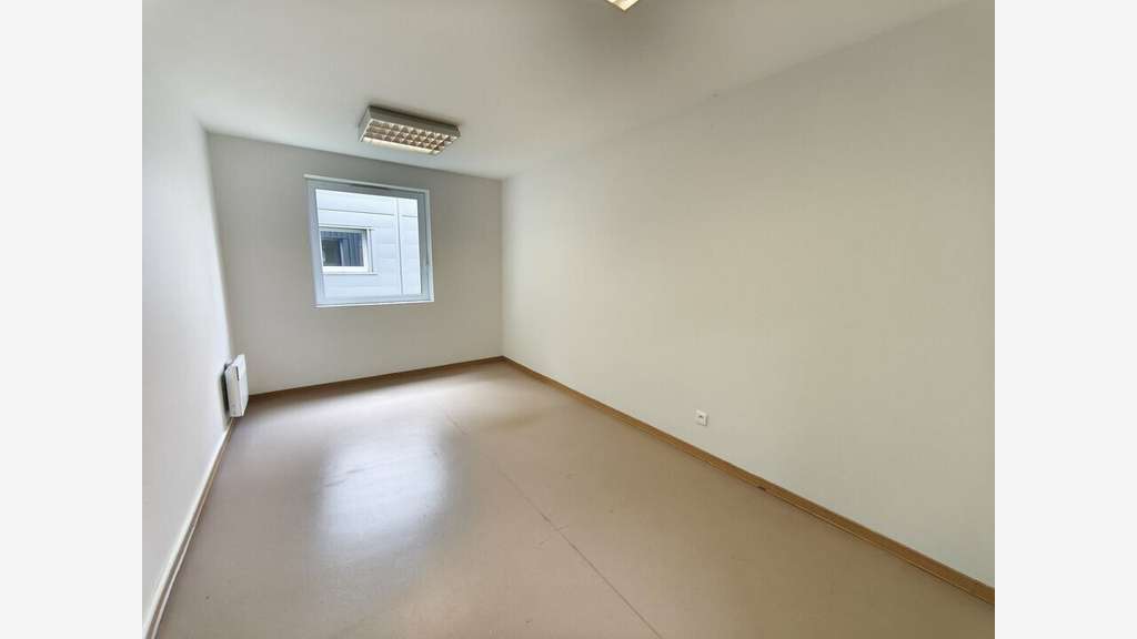 Entrepôt logistique de 2 994m² à louer à Bayonne