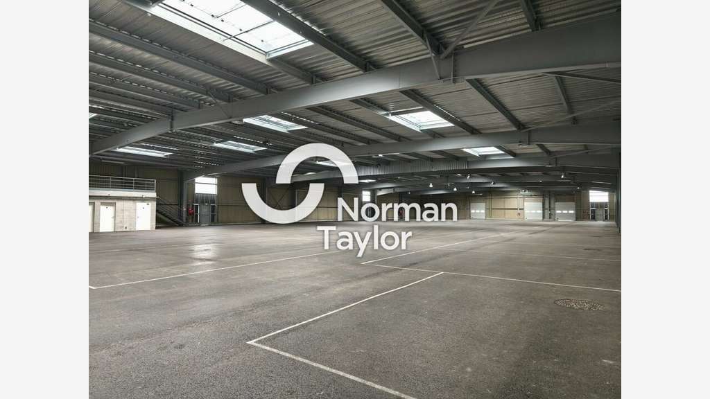 Entrepôt logistique de 2 994m² à louer à Bayonne