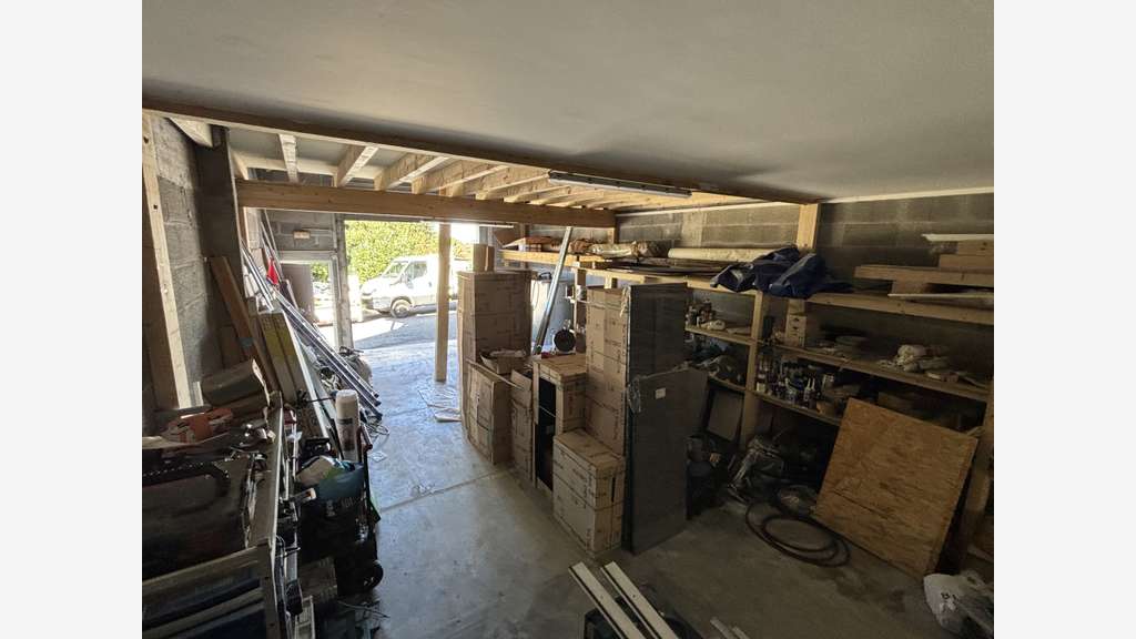 Local 175m² avec stockage extérieur à Bayonne