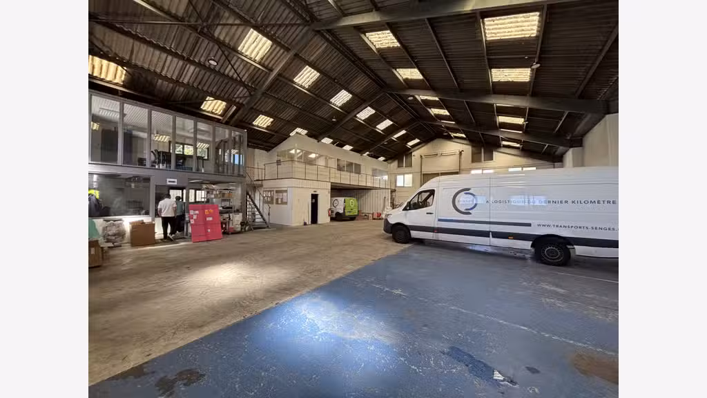 A louer bâtiment indépendant 458m² à Bayonne