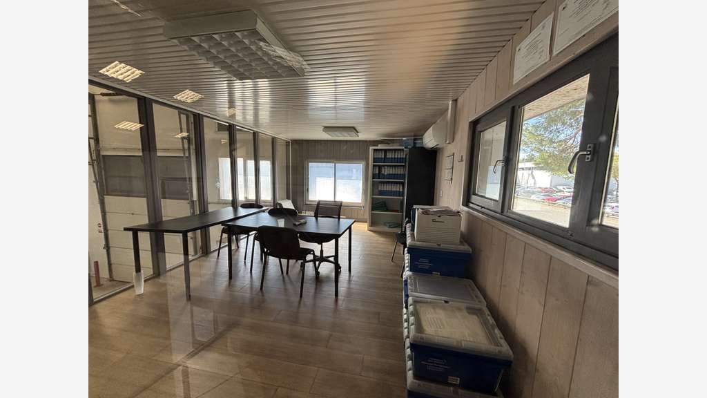 A louer bâtiment indépendant 458m² à Bayonne