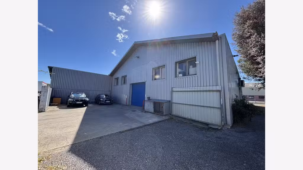 A louer bâtiment indépendant 458m² à Bayonne