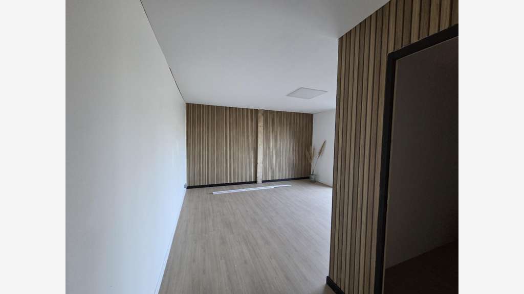 Local d'activité 183m² à louer à Angers Ouest