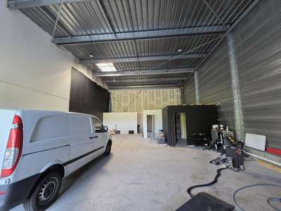 Local d'activité 183m² à louer à Angers Ouest