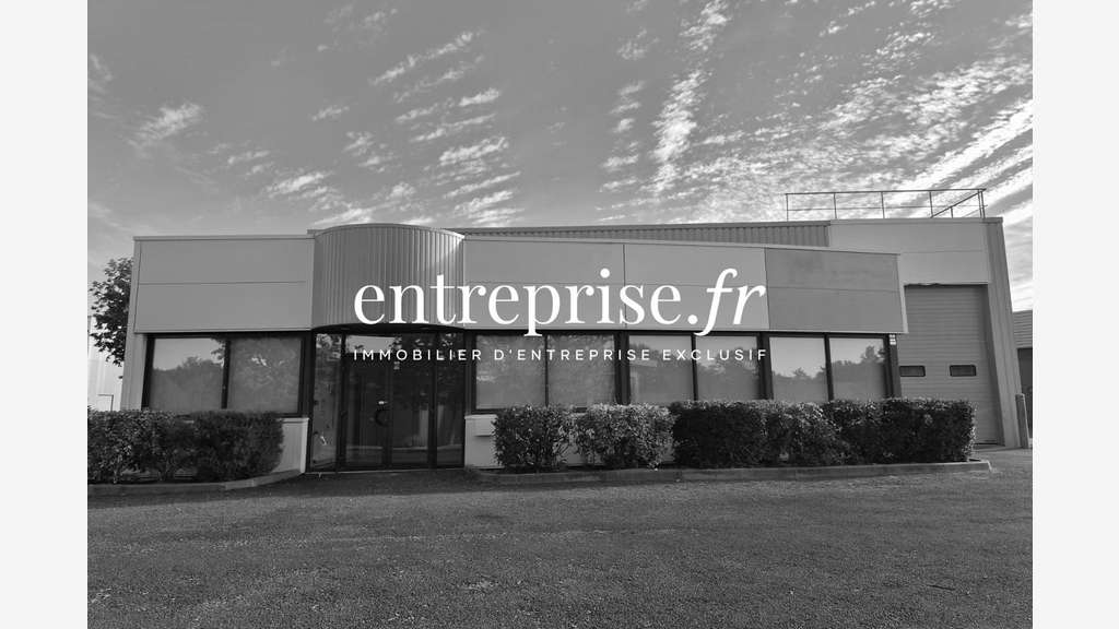 A louer local d'activité de 555m² à Beaucouzé