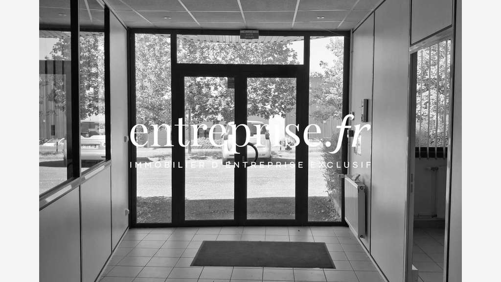 A louer local d'activité de 555m² à Beaucouzé