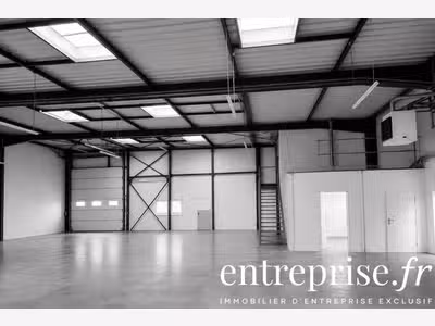 A louer local d'activité de 555m² à Beaucouzé