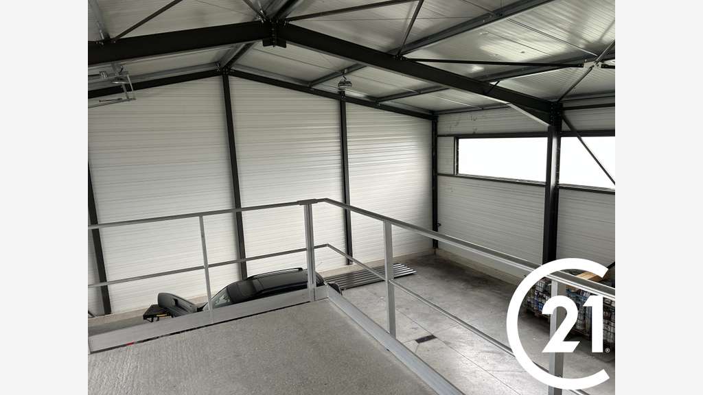 Local d'activité 205m² à Beaumont les Valence