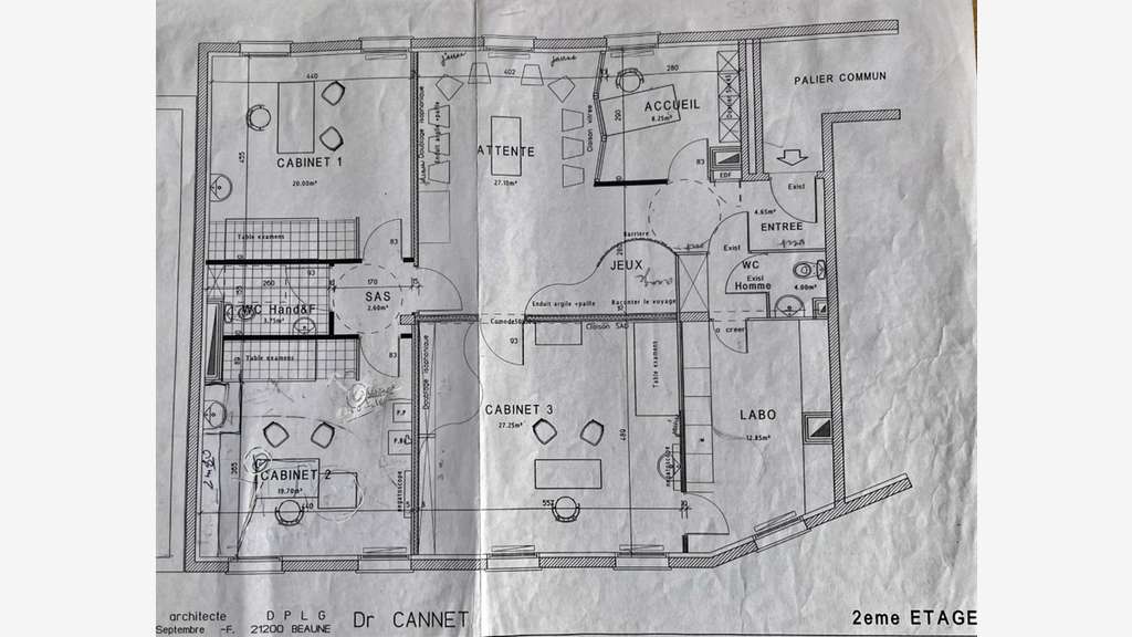 Location local professionnel 130m²  à Beaune