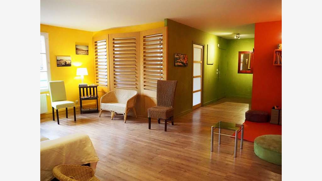 Location local professionnel 130m²  à Beaune