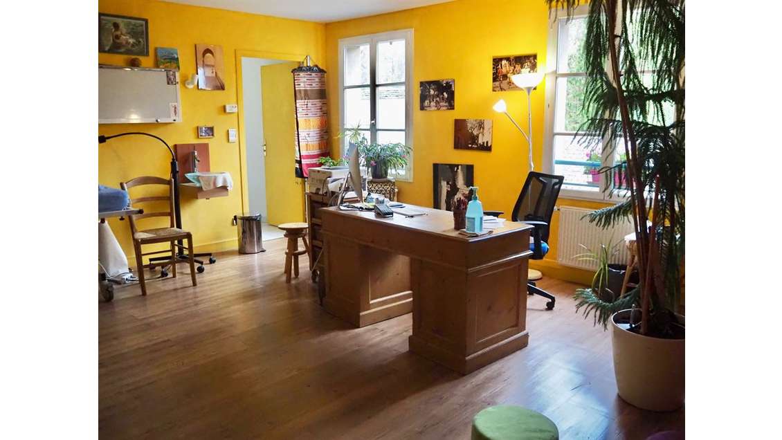 Location local professionnel 130m²  à Beaune