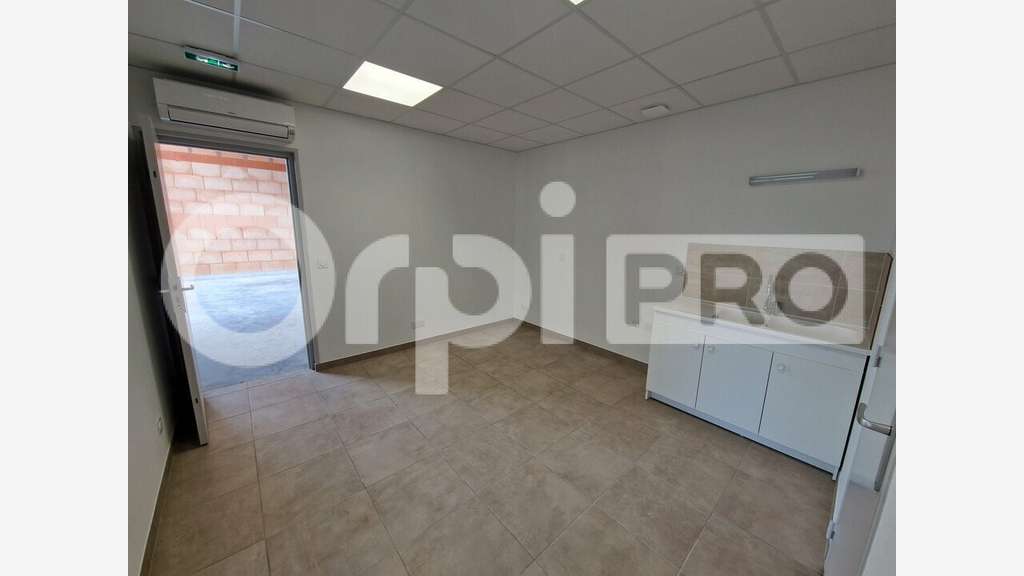 A louer locaux de 287m² à 354m² sur Beaupont