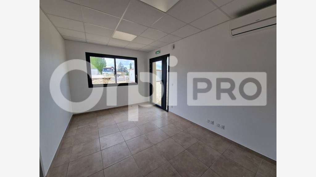 A louer locaux de 287m² à 354m² sur Beaupont