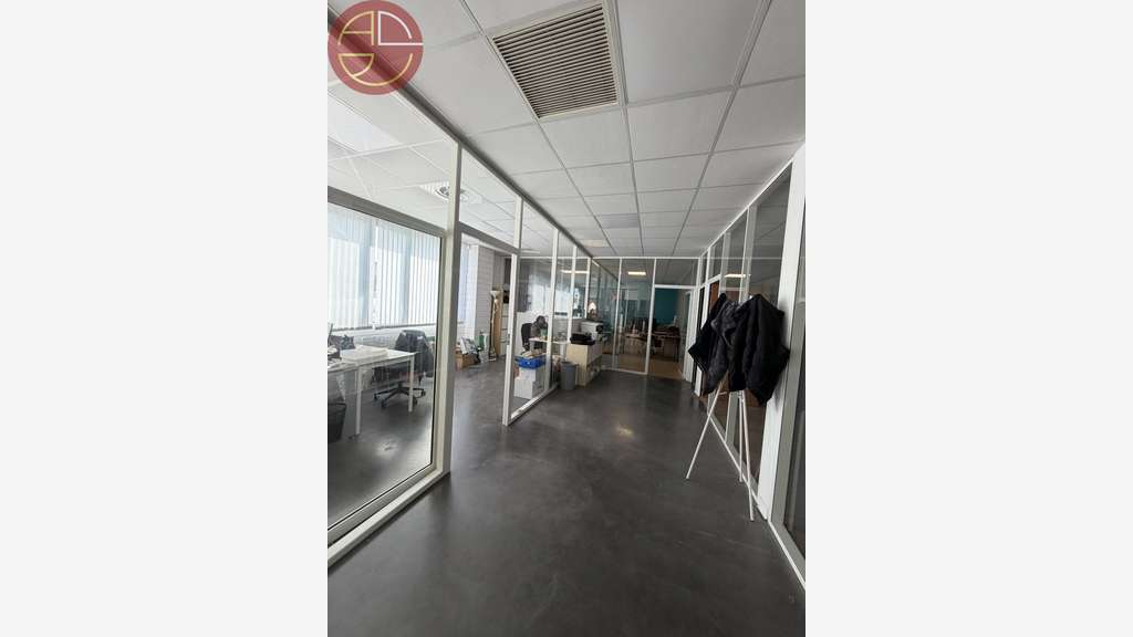 Location entrepôt avec bureaux 1 330m² à Beaupuy