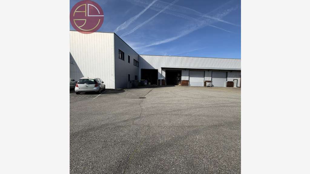 Location entrepôt avec bureaux 1 330m² à Beaupuy