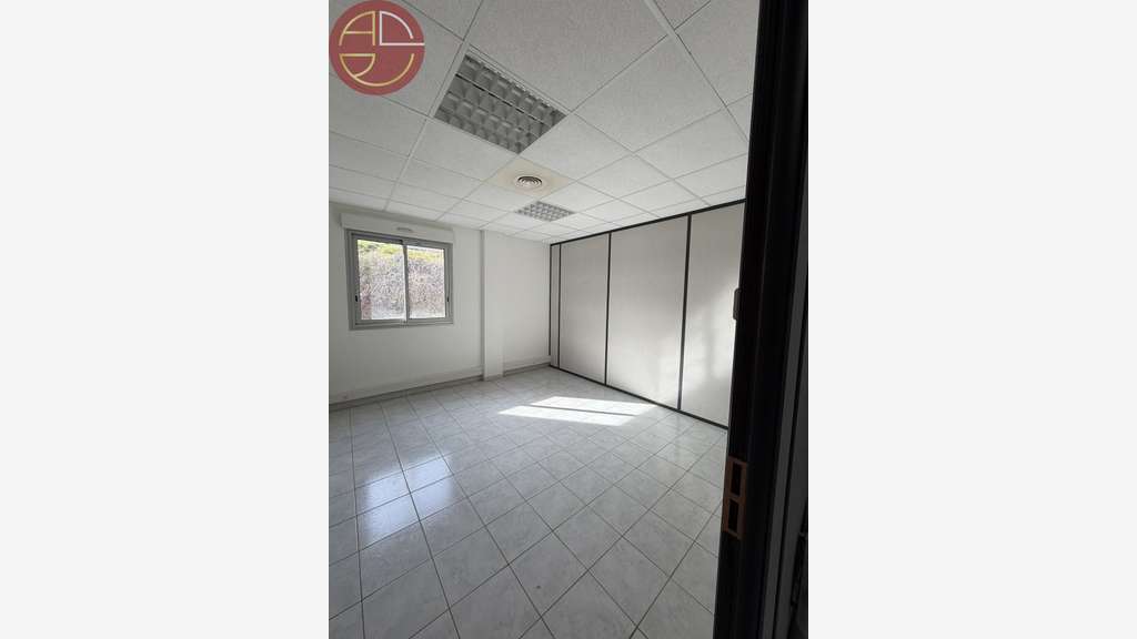 Location local d'activité de 862m² à Beaupuy
