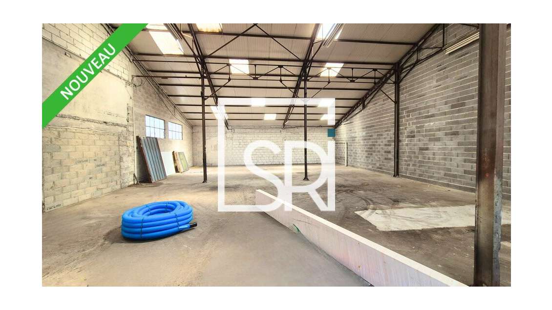 BEAUREGARD VENDON ENTREPÔT local d'activité à 