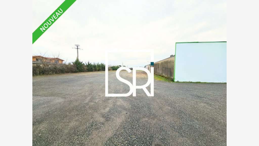 Loue local d'activité de 376m² à Beauregard Vendon