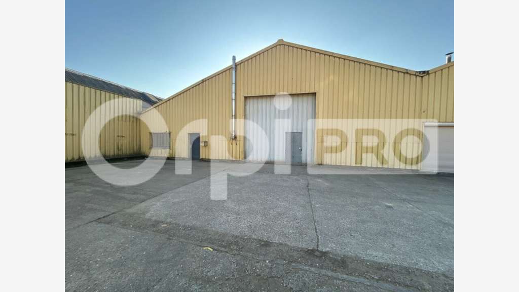 Loue local d'activité 750m² à Beauvais zone Avelon