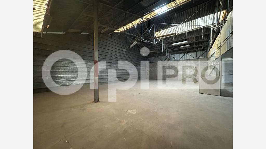 Loue local d'activité 750m² à Beauvais zone Avelon