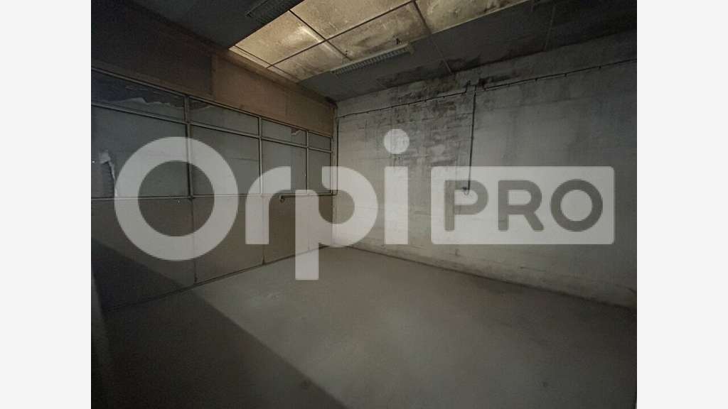 Loue local d'activité 750m² à Beauvais zone Avelon