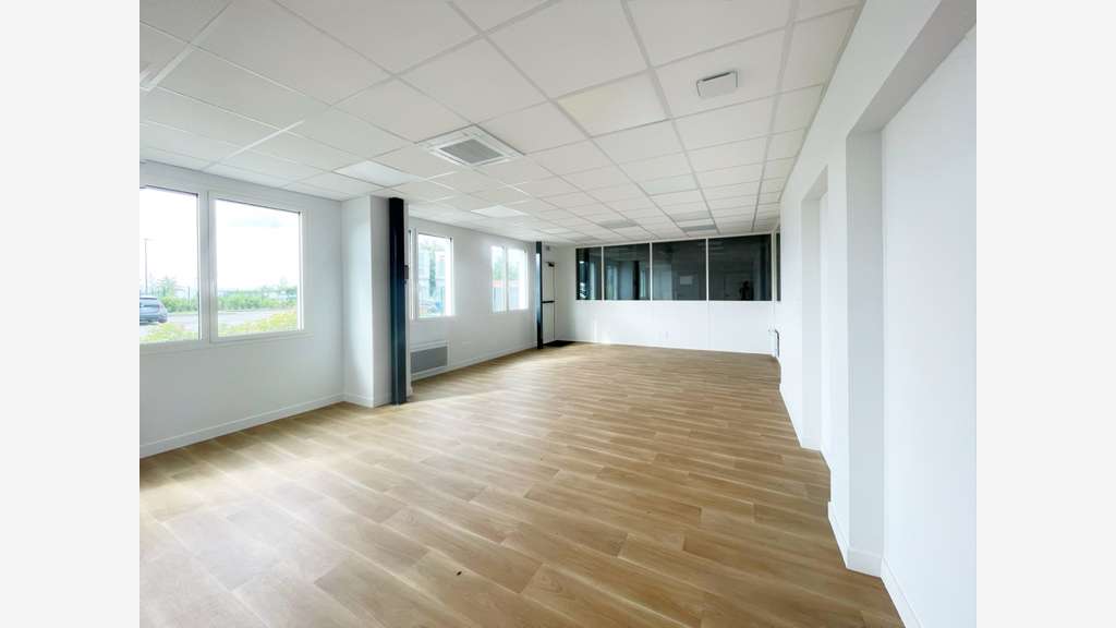 Local d'activités récent de 550m² à louer Beauvais