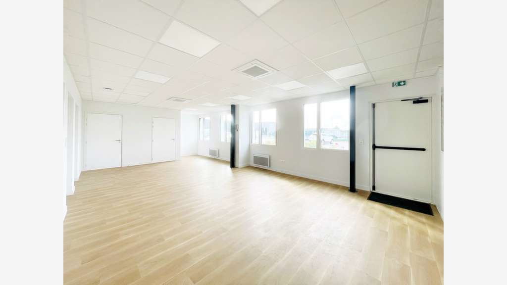Local d'activités récent de 550m² à louer Beauvais