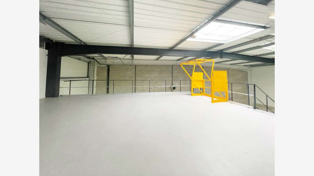 Local d'activités récent de 550m² à louer Beauvais